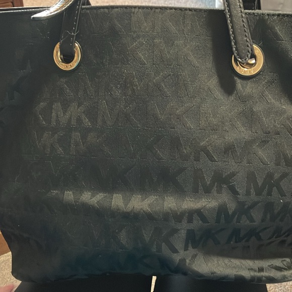 Michael Kors purse - Picture 4 of 7